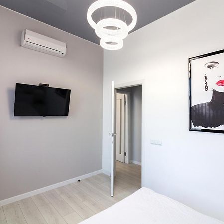 Leogrand Vip Apartments On Pidhirna 3 Lvov Exteriér fotografie