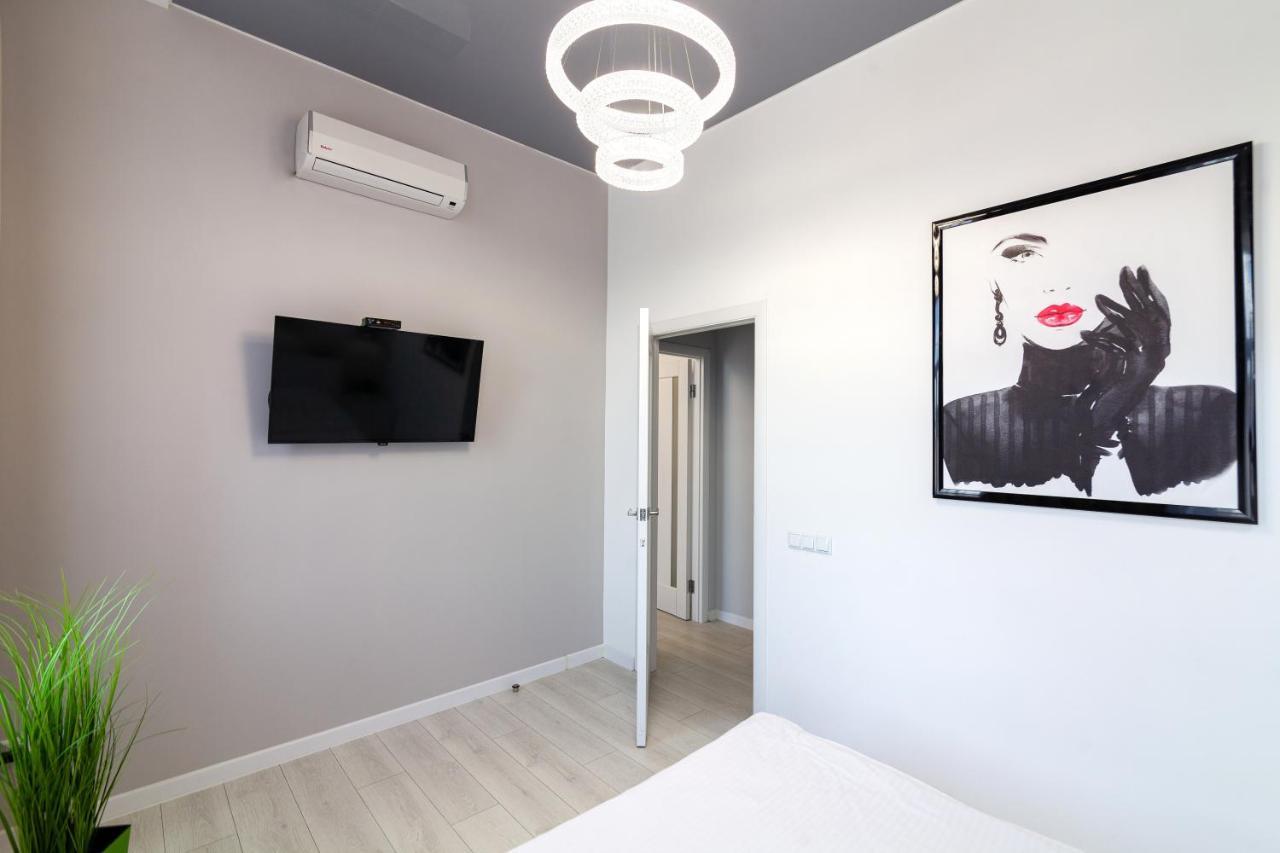 Leogrand Vip Apartments On Pidhirna 3 Lvov Exteriér fotografie